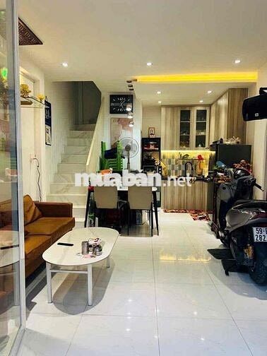 HẺM XE TĂNG + NHÀ ĐẸP GẦN 30m2 = 3 Tỷ