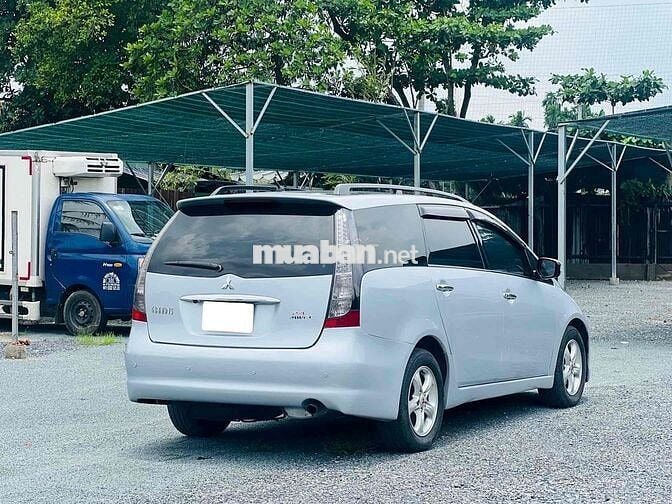 Mitsubishi Grandis 2005 2.4 AT - 165000 km