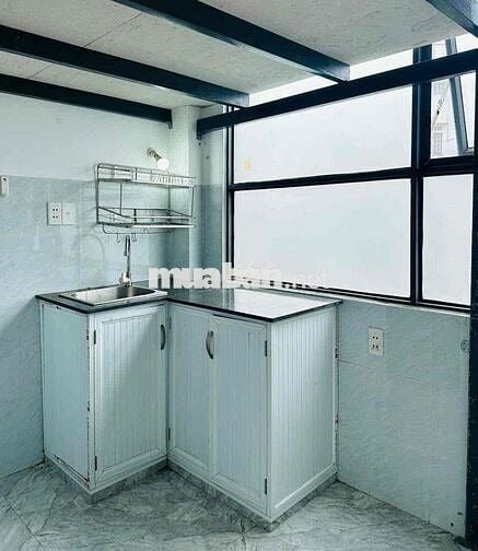 PHÒNG DUPLEX CÓ MÁY LẠNH, CỬA SỔ TRỜI- 20m2- GẦN ĐẠI HỌC GIA ĐỊNH