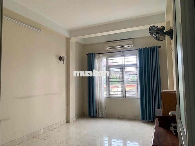 phòng trọ đep Ngọc Lâm 22m2 ô tô đỗ cửa cho thuê