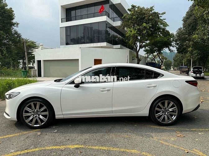 Mazda 6 2024 Premium 2.0 AT - 9999 km
