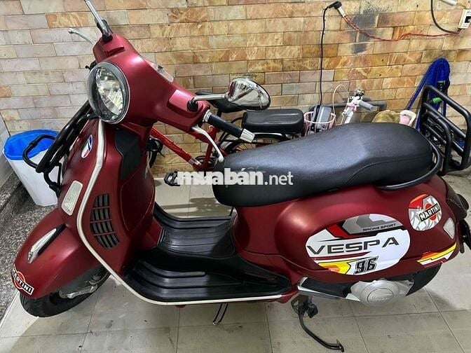 vespa gts ie nhập ý