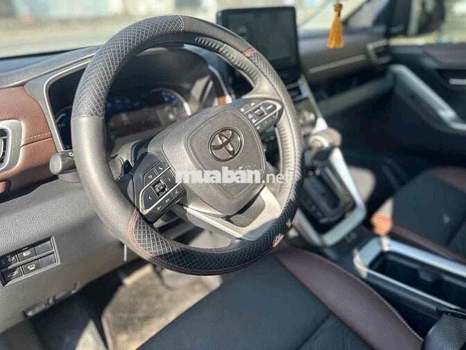 Toyota Innova Cross 2024 - 5000 km sơn zin 100%