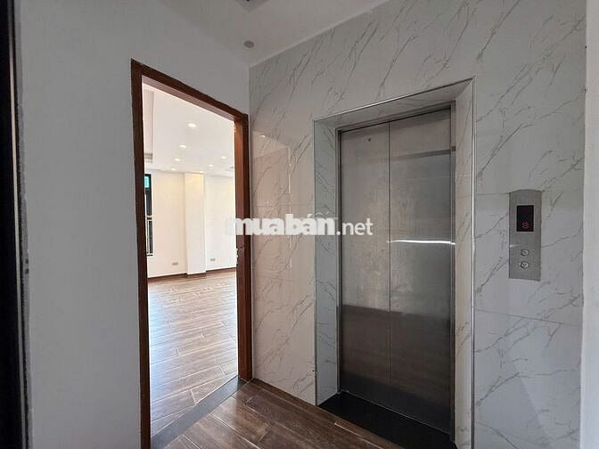 Nhà phố HOÀNG QUÔC VIỆT - CẦU GIẤY, 75m2 x 7T, thông sàn, thang máy.
