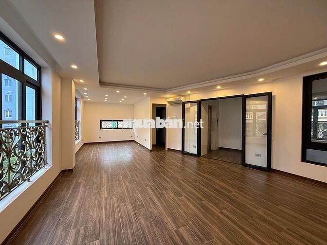 Nhà phố HOÀNG QUÔC VIỆT - CẦU GIẤY, 75m2 x 7T, thông sàn, thang máy.