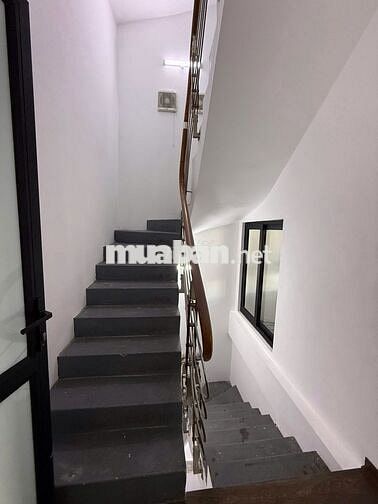Nhà phố HOÀNG QUÔC VIỆT - CẦU GIẤY, 75m2 x 7T, thông sàn, thang máy.