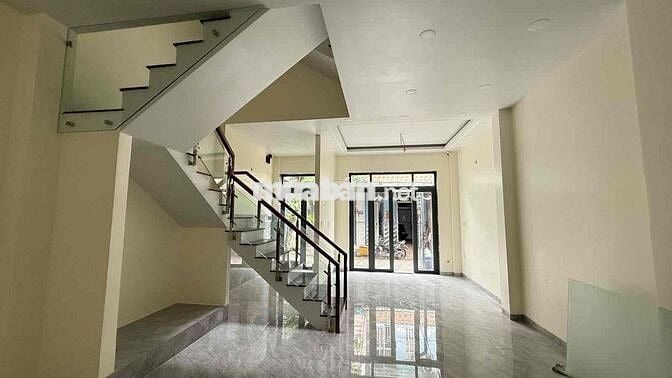 GIÁP TÂN PHÚ🧧 🎋 DT: 55M2 ( 5,5 x 10 ) - 4 TẦNG - 4PN - HẺM XE TẢI -