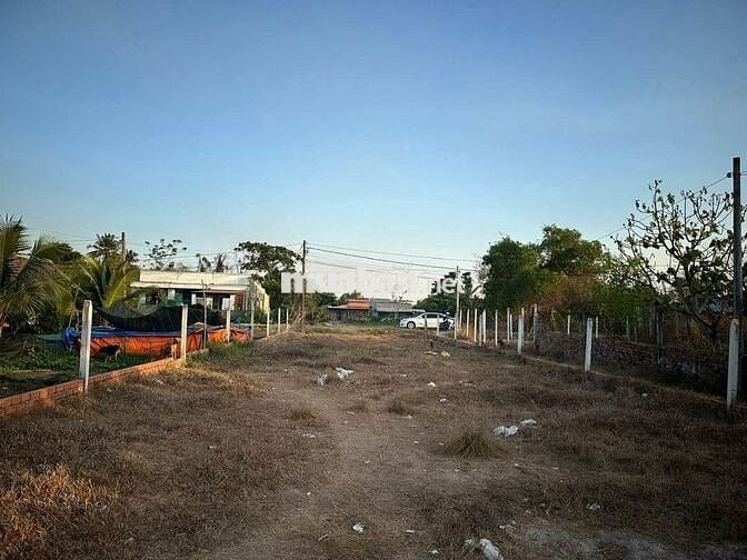 460 TRIỆU CHO LÔ ĐẤT NGỘP GẦN CHỢ TÂN PHÚ TRUNG, 7M X 40M,BAO THUẾ PHÍ