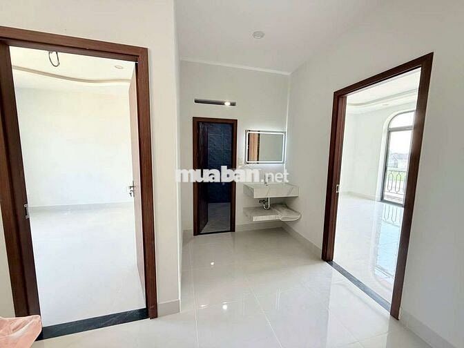 CHỈ 3.3TỶ SỞ HỮU NGAY NHÀ TRỆT 2 LẦU ĐẸP 150m2 SHR– BẾN XE MỚI HÓC MÔN