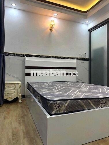 Cho Thuê Nhà Đường Trần Quang Diệu, Quận 3 ( Có Thang Máy - 5PN, 5WC )