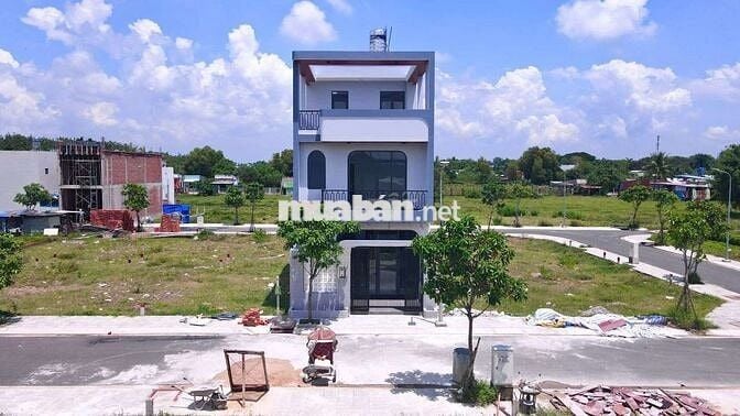 CHỈ 3.3TỶ SỞ HỮU NGAY NHÀ TRỆT 2 LẦU ĐẸP 150m2 SHR– BẾN XE MỚI HÓC MÔN