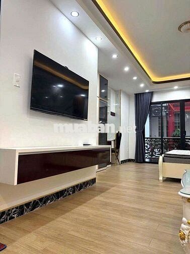 Cho Thuê Nhà Đường Trần Quang Diệu, Quận 3 ( Có Thang Máy - 5PN, 5WC )