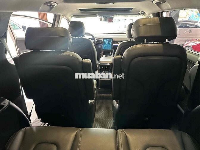 Hyundai Custin 2023 2.0 Cao cấp - 21000 km