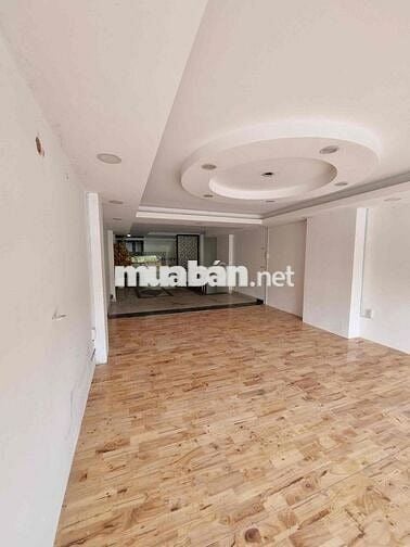 Cho thuê mặt tiền gần chợ Thủ Đức