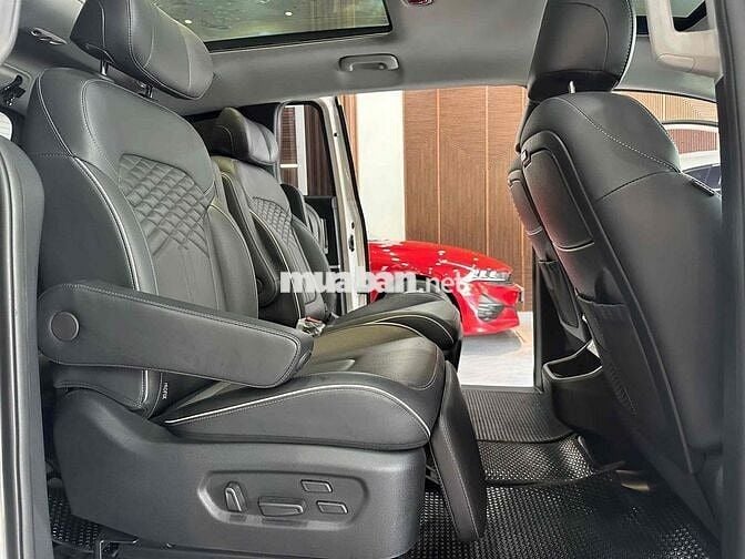 Hyundai Custin 2023 2.0 Cao cấp - 21000 km