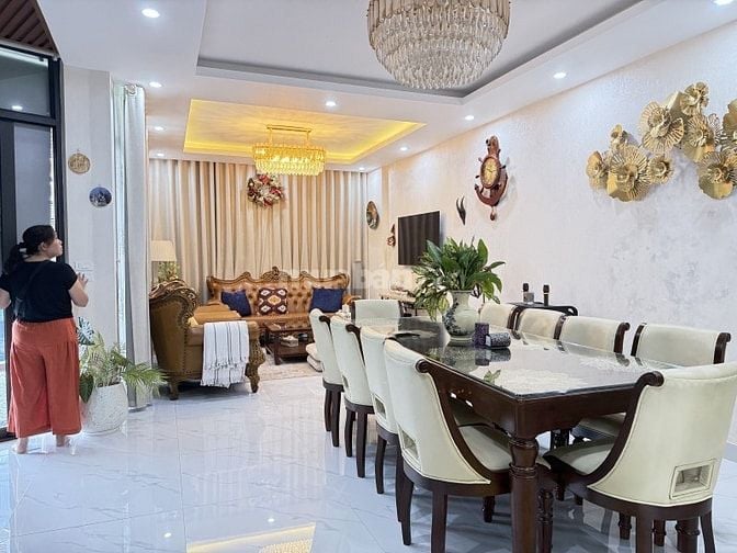 Giá Đầu Tư Mặt Phố Thuỵ Khuê - Gần Trường Chu Văn An - 100m2 x 6M MT