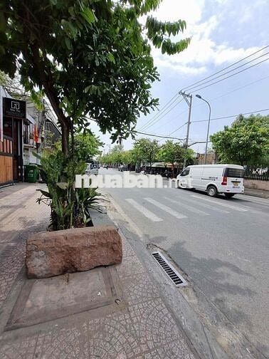 Cho thuê mặt tiền gần chợ Thủ Đức