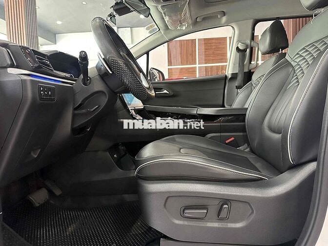 Hyundai Custin 2023 2.0 Cao cấp - 21000 km