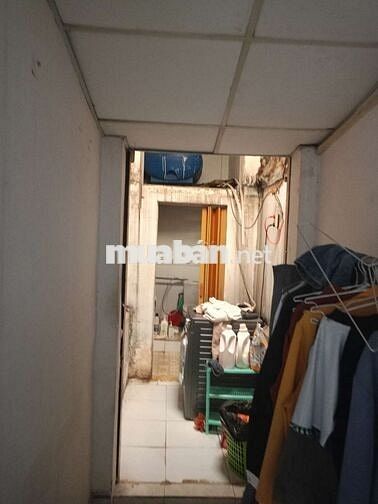 2,3 tỷ nhà sổ Hồng riêng 42m. APD quận 12 TP HCM, nhà nở hậu, 1 lầu