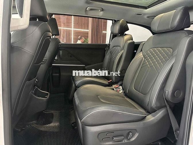 Hyundai Custin 2023 2.0 Cao cấp - 21000 km