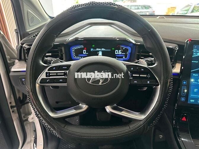 Hyundai Custin 2023 2.0 Cao cấp - 21000 km