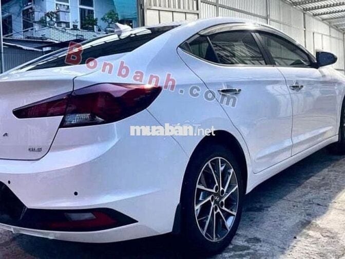 Hyundai Elantra 2.0 AT 2021 - 515 Triệu