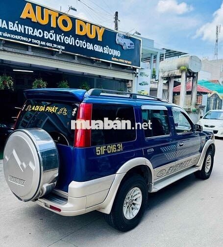 Ford Everest 2005 Gasoline XL 4x2 - 112000 km