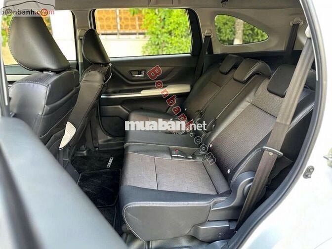 Toyota Veloz Cross Top 1.5 CVT 2025 - 562 Triệu