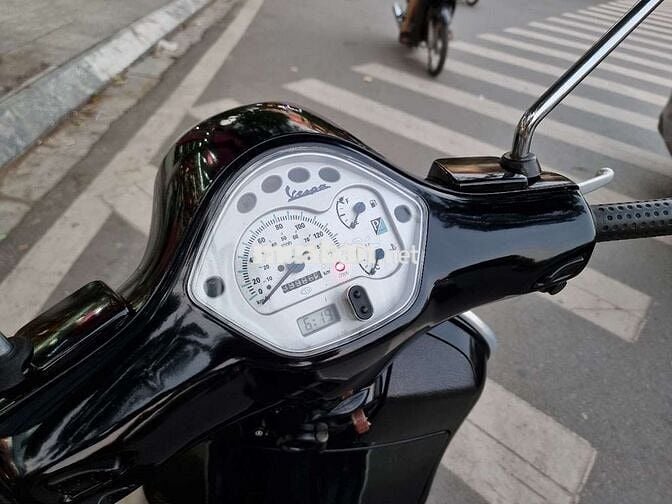 Tứ quý 1111: Vespa GT