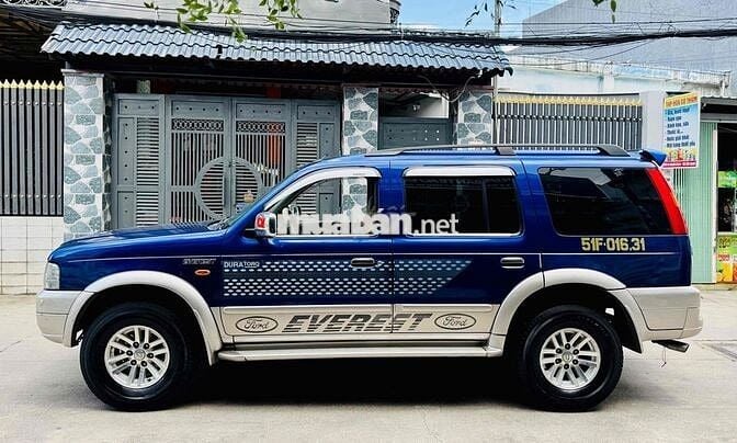 Ford Everest 2005 Gasoline XL 4x2 - 112000 km