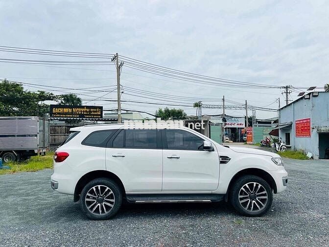 GĐ BÁN ĐỔI XE, EVEREST TITANIUM 1 CẦU 2019
