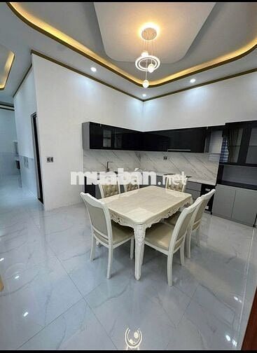 Nhà trệt 1 lầu, chủ bán ngộp 900tr/80m2. SHR TDM, BD. Gần chợ Chánh Mỹ