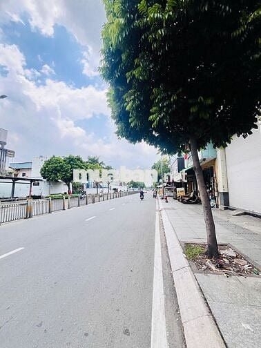 CHo thuê nhà mặt tiền đường Luỹ bán bích 5x17m 2L