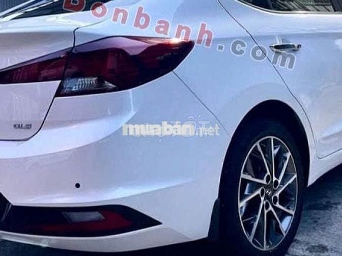 Hyundai Elantra 2.0 AT 2021 - 515 Triệu