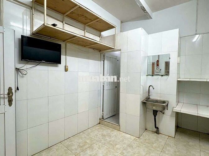 Phòng trọ sinh viên zá rẻ - sẵn máy lạnh - CHỈ TÍNH ĐIỆN NƯỚC