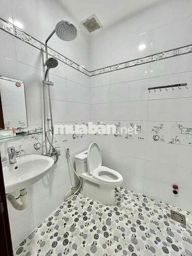CĂN HỘ TÁCH BẾP MỚI XÂY MẶT TIỀN TRẦN PHÚ QUẬN 5 BAN CÔNG/CỬA SỔ MÁT