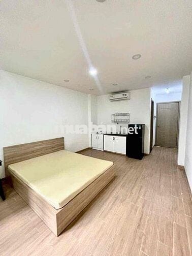 🔔Studio Cửa Sổ Lớn Full Nội Thất Sàn Gỗ Ngay Khu Phan Xích Long