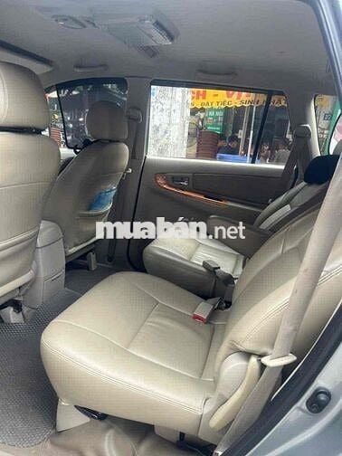 Toyota Innova 2011 G - 300000km