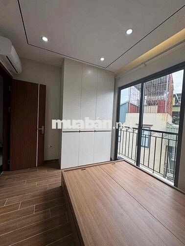 Phòng ở 21 Lê Văn Lương 35m2 đầy đủ nội thất nhà mới xây