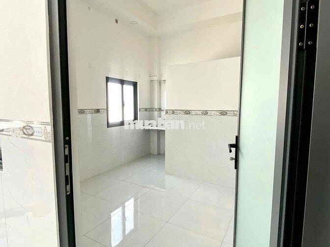 PHÒNG CỬA SỔ TRỜI NGAY GẦN ĐH CÔNG THƯƠNG GIÁ RẺ