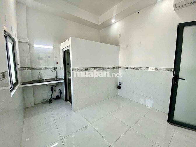 PHÒNG CỬA SỔ TRỜI NGAY GẦN ĐH CÔNG THƯƠNG GIÁ RẺ