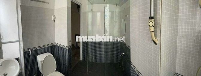 Cho thuê nhà nguyên căn.Đường Cách Mạng Tháng Tám.Phường 15.Quận 10.