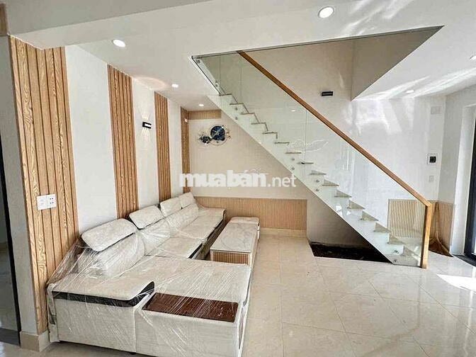 Cần bán nhà mới xây 1 trệt 1 lầu Diện Tích sổ 132m2 , gần chợ Tân Vạn