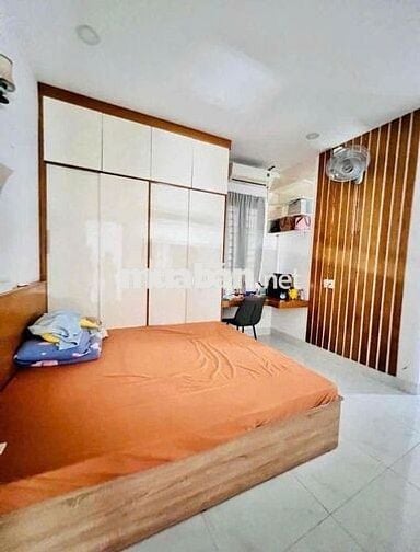 NHÀ GÓC 2 MẶT FULL NỘI THẤT GẦN HOÀNG DIỆU 2 LINH TRUNG THỦ ĐỨC