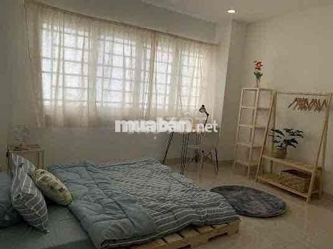 CĂN HỘ Q1_RỘNG RÃI_THOÁNG MÁT_SẠCH SẼ_CỬA SỔ LỚN_ÁNH SÁNG TỐT_
