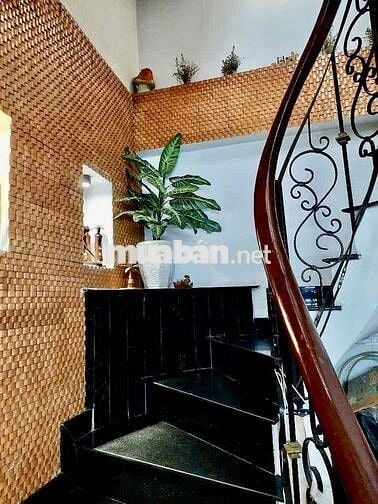 Nhỉnh 6 tỷ Nhà căn góc 75m2 (3,5mx19m) nở hậu, có dòng tiền