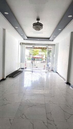 Cho Thuê Mặt Bằng Đường CMT8, Tân Bình ( 4,2x10m - Sân Rộng )