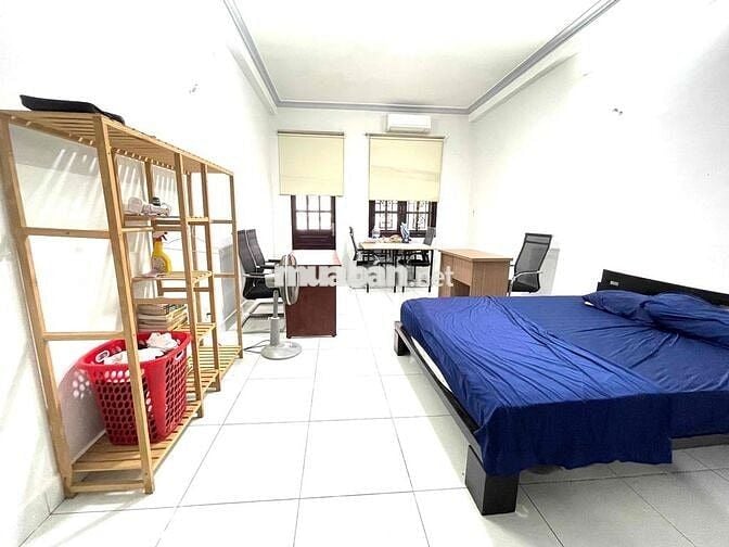 Cho thuê căn hộ có nội thất ngay Cityland, Hà Đô Z751 có ban công mát