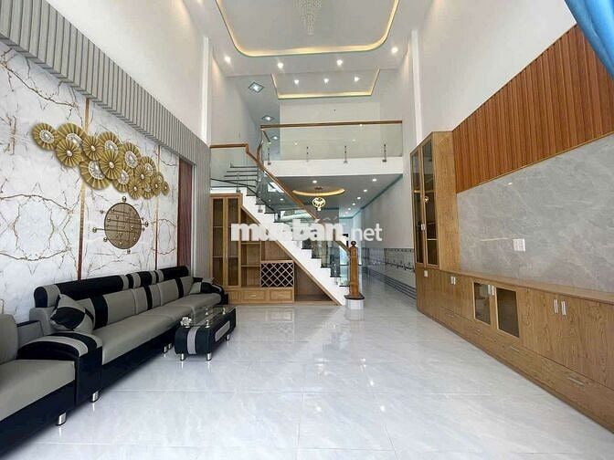 Bán NHÀ  sổ hồng riêng giáp ranh thành phố Hồ Chí Minh