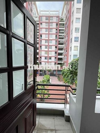 Cho thuê căn hộ có nội thất ngay Cityland, Hà Đô Z751 có ban công mát